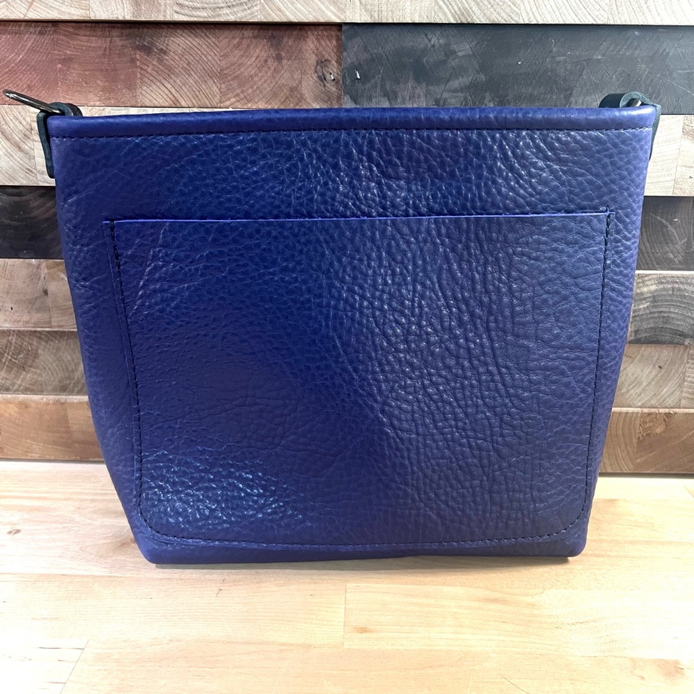 Go Forth Goods Violet mini Avery crossbody, like new.